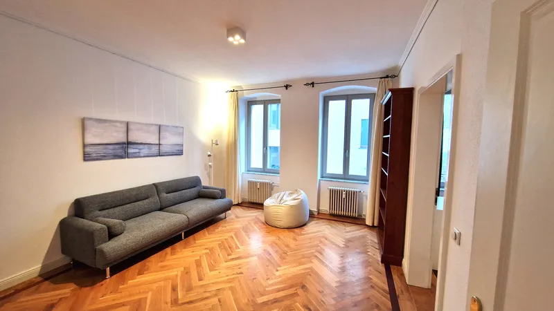 3 Zi, 89 qm, sehr zentral, ruhig, hell, möbliert und sehr schön — photo 1